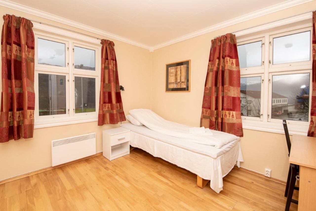 Grand Hotell Sauda Budget Екстериор снимка